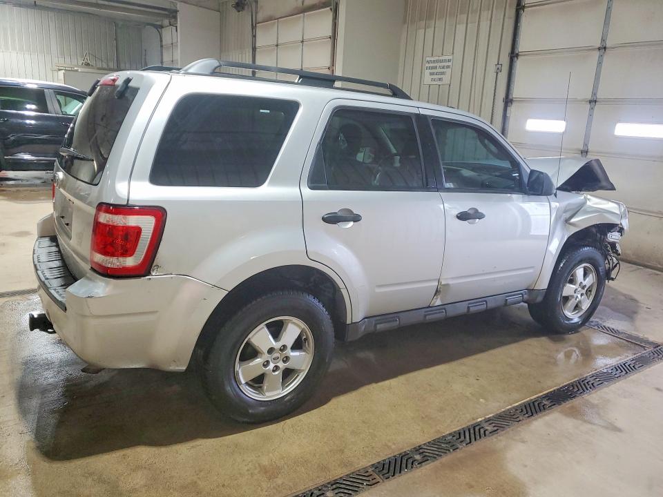 50676426 :رقم المزاد ، 1FMCU0D72AKC29239 vin ، 2010 Ford Escape مزاد بيع