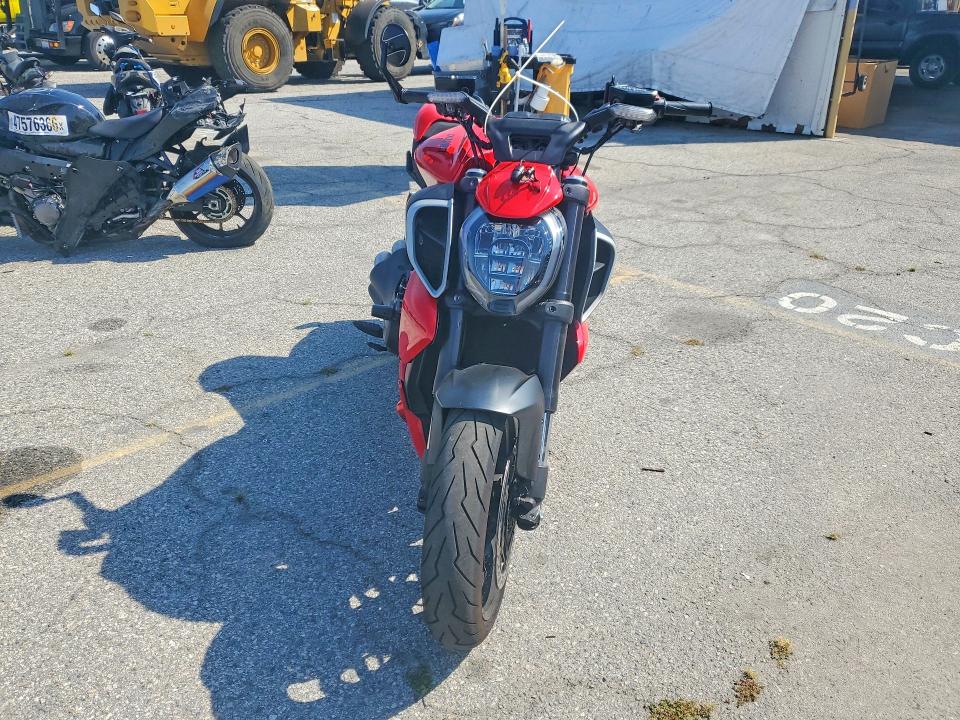49261506 :رقم المزاد ، ZDMGAR1WXSB005964 vin ، 2025 Ducati Diavel مزاد بيع