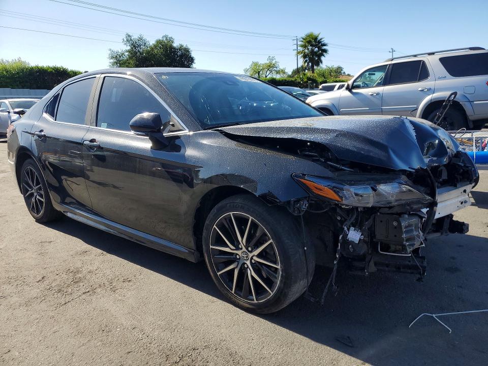 48813476 :رقم المزاد ، 4T1G11AK8NU654791 vin ، 2022 Toyota Camry مزاد بيع