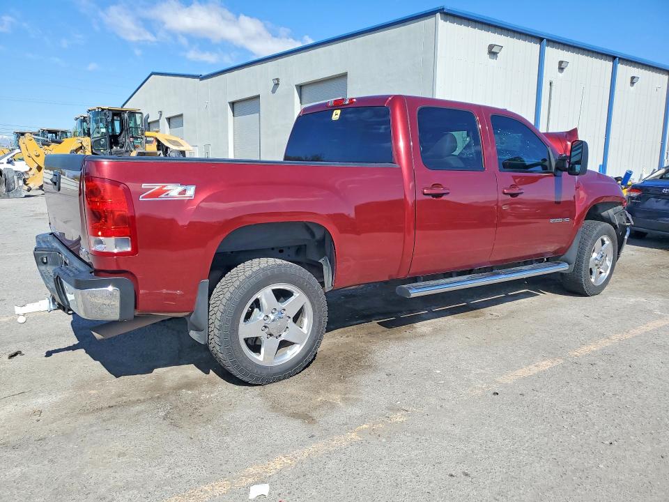 49666976 :رقم المزاد ، 1GT111EGXDF136183 vin ، 2013 Gmc Sierra مزاد بيع