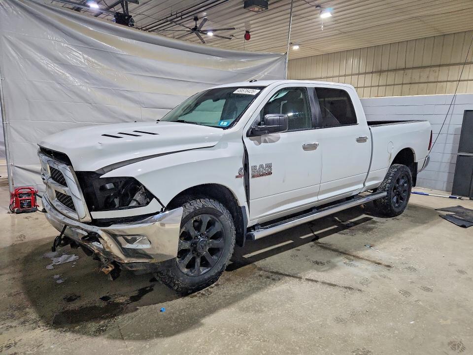 49578426 :رقم المزاد ، 3C6UR5DL4JG380103 vin ، 2018 Ram 2500 مزاد بيع