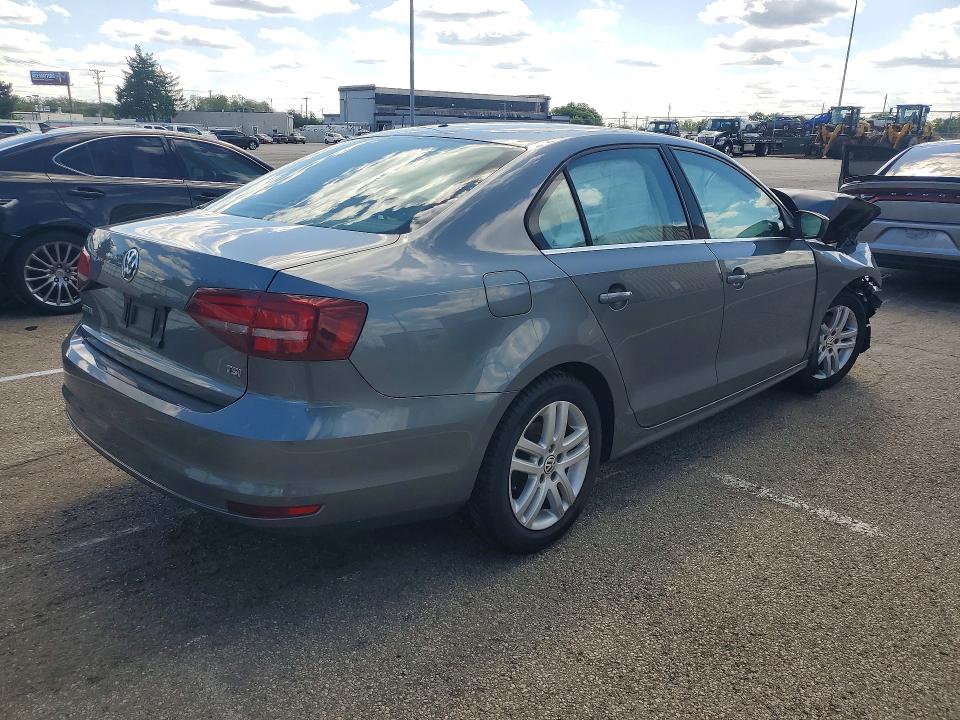 53772636 :رقم المزاد ، 3VW2B7AJXHM270488 vin ، 2017 Volkswagen Jetta مزاد بيع
