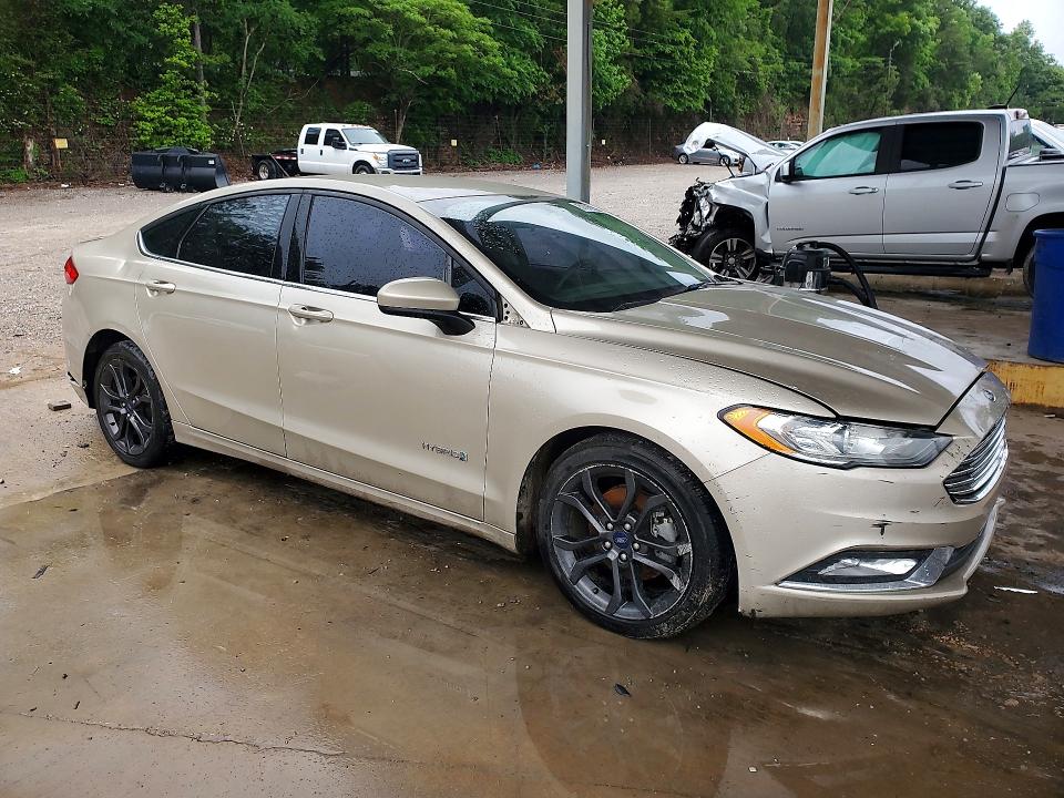 51370156 :رقم المزاد ، 3FA6P0LUXJR269652 vin ، 2018 Ford Fusion مزاد بيع