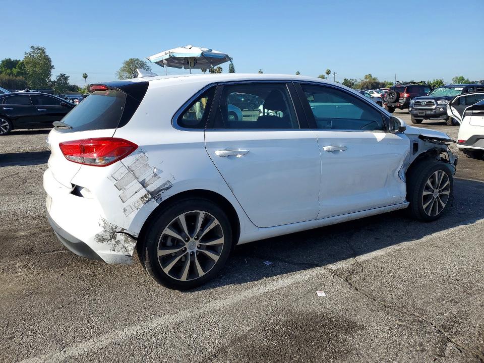 Продажа на аукционе авто 2018 Hyundai Elantra Gt, vin: KMHH35LE0JU011570, номер лота: 50396976
