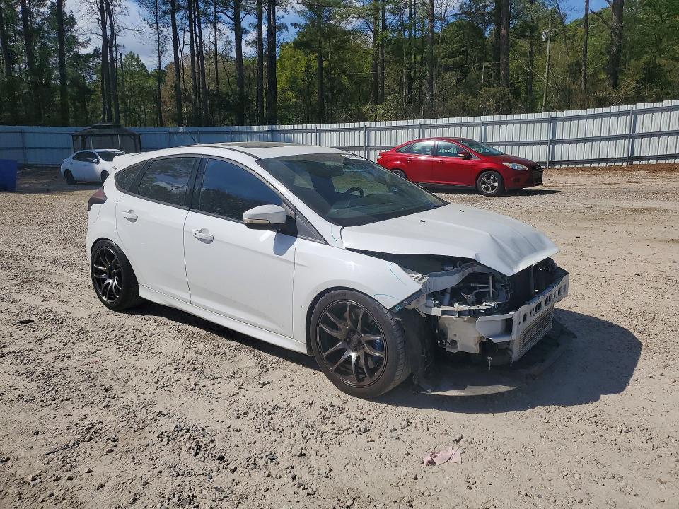 2015 Ford Focus მანქანა იყიდება აუქციონზე, vin: 1FADP3L92FL372462, აუქციონის ნომერი: 48572656