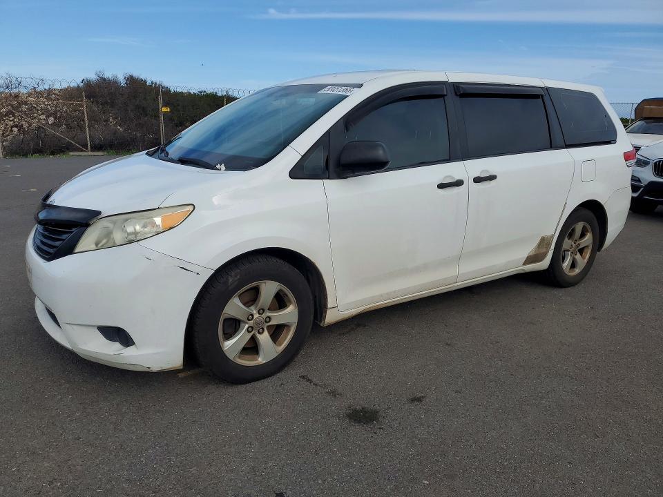 2013 Toyota Sienna მანქანა იყიდება აუქციონზე, vin: 5TDZK3DC7DS301262, აუქციონის ნომერი: 50451366