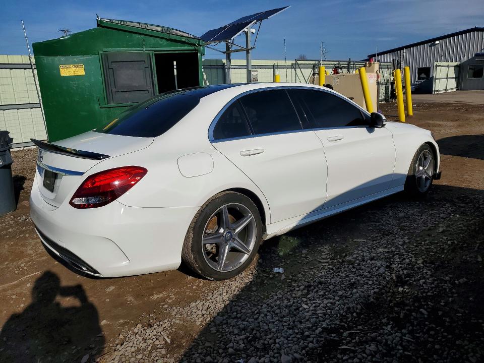 49081166 :رقم المزاد ، 55SWF4JB0HU184965 vin ، 2017 Mercedes-benz C مزاد بيع