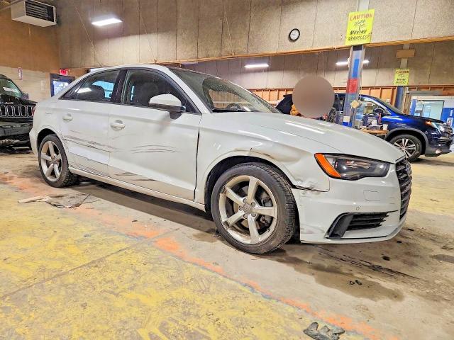 48169756 :رقم المزاد ، WAUBFGFF1F1103553 vin ، 2015 Audi A3 مزاد بيع
