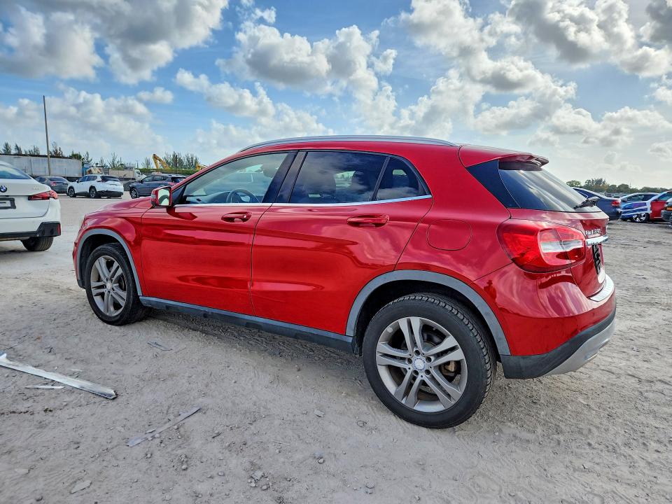 48483976 :رقم المزاد ، WDCTG4EB4FJ167078 vin ، 2015 Mercedes Benz Gla مزاد بيع