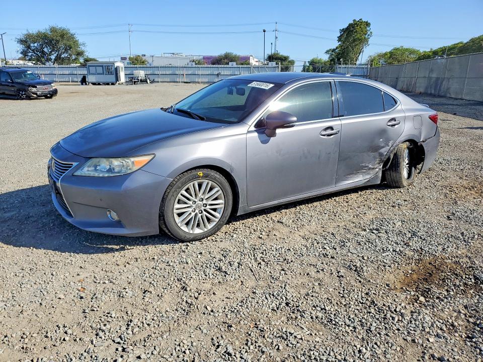 51660016 :رقم المزاد ، JTHBK1GG9F2184524 vin ، 2015 Lexus Es مزاد بيع