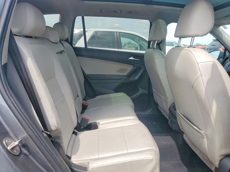 50956956 :رقم المزاد ، 3VV2B7AX0JM030669 vin ، 2018 Volkswagen Tiguan مزاد بيع
