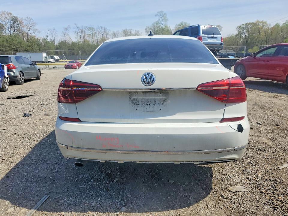 2017 Volkswagen Passat მანქანა იყიდება აუქციონზე, vin: 1VWDT7A35HC003297, აუქციონის ნომერი: 48894736