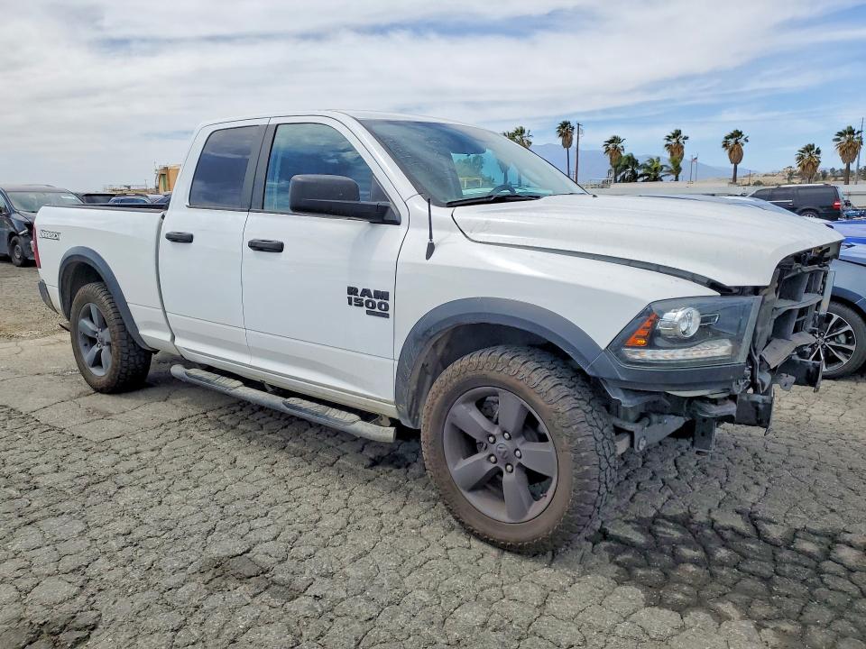 48100566 :رقم المزاد ، 1C6RR6GG8LS105498 vin ، 2020 Ram 1500 Classic مزاد بيع