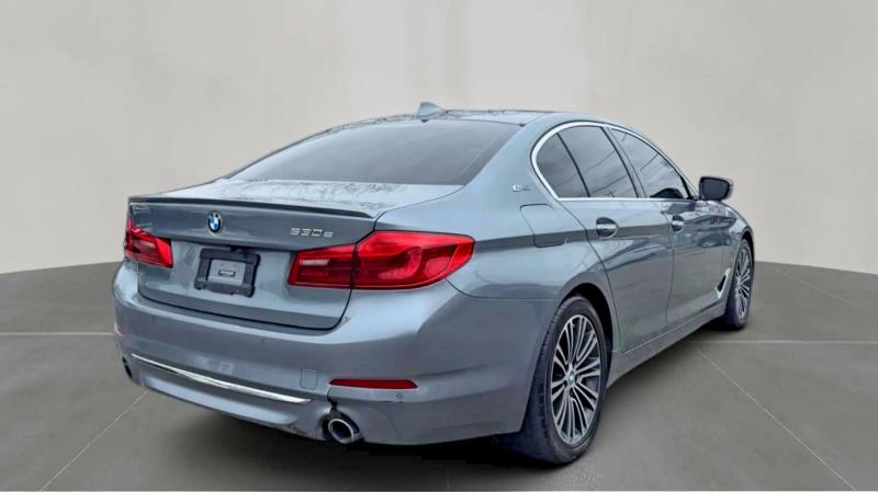 51064676 :رقم المزاد ، WBAJB1C56JB374403 vin ، 2018 Bmw 530xe مزاد بيع