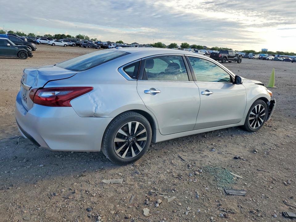48900706 :رقم المزاد ، 1N4AL3AP9JC201717 vin ، 2018 Nissan Altima مزاد بيع