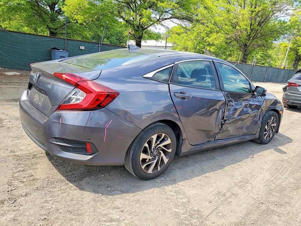 Продажа на аукционе авто 2018 Honda Civic, vin: 2HGFC2F71JH513628, номер лота: 50911686