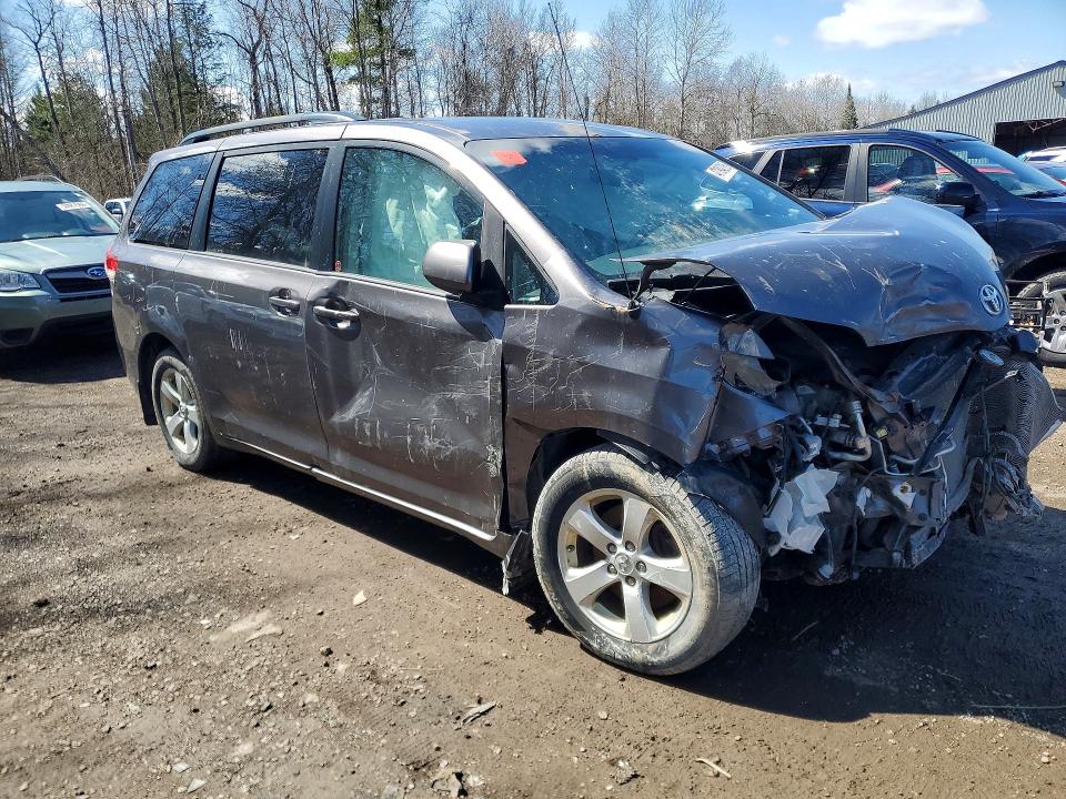 2014 Toyota Sienna მანქანა იყიდება აუქციონზე, vin: 5TDKK3DC8ES522033, აუქციონის ნომერი: 47194216