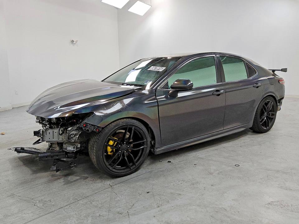 49470616 :رقم المزاد ، 4T1B11HK6KU842981 vin ، 2019 Toyota Camry مزاد بيع