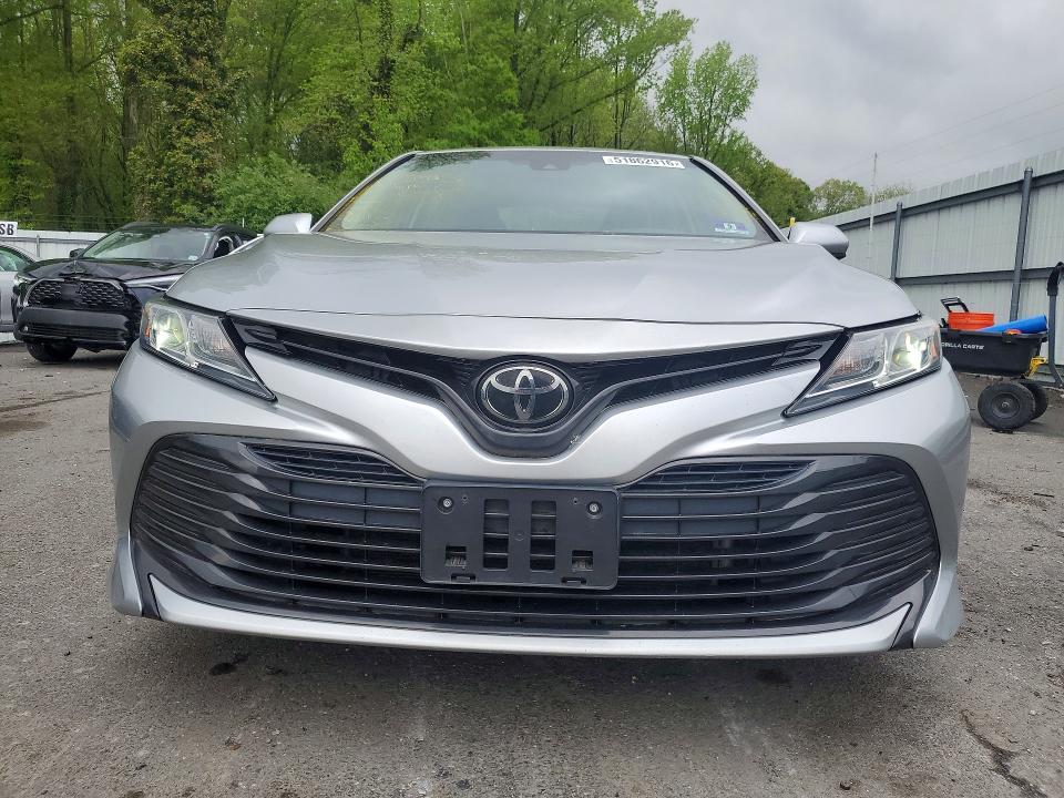 Продажа на аукционе авто 2018 Toyota Camry, vin: 4T1B11HK2JU625040, номер лота: 51862916