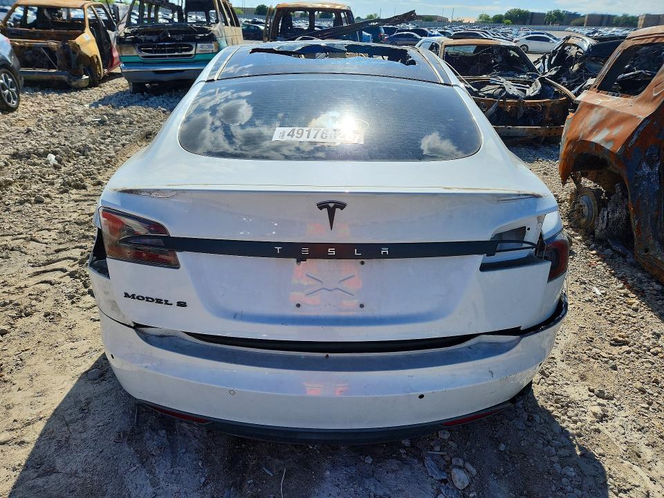 2015 Tesla Model S მანქანა იყიდება აუქციონზე, vin: 5YJSA1S22FF082785, აუქციონის ნომერი: 49178526
