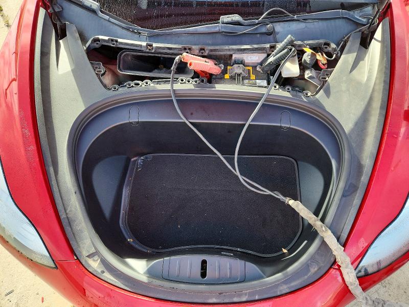 49672946 :رقم المزاد ، 5YJ3E1EA8JF049021 vin ، 2018 Tesla Model 3 مزاد بيع