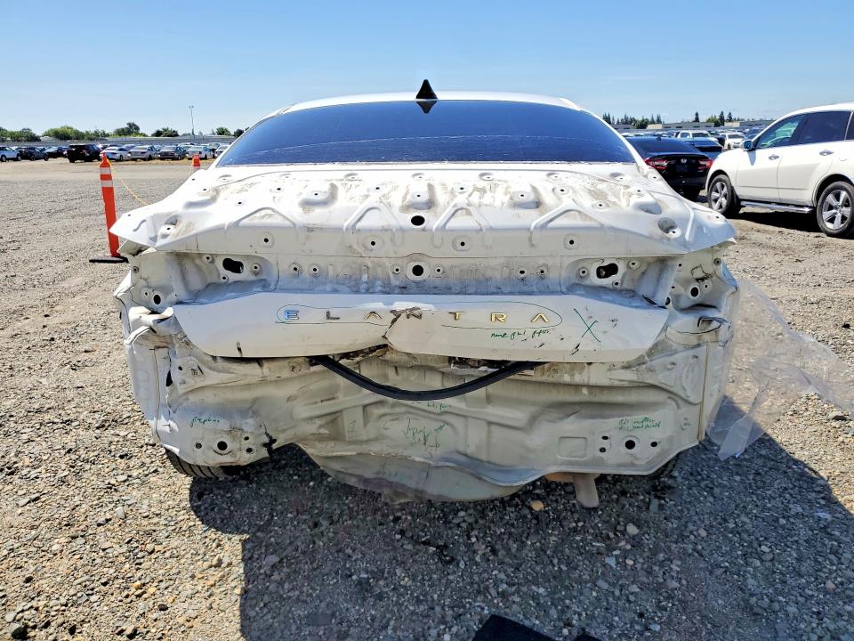 2022 Hyundai Elantra მანქანა იყიდება აუქციონზე, vin: 5NPLM4AG2NH085986, აუქციონის ნომერი: 51011046