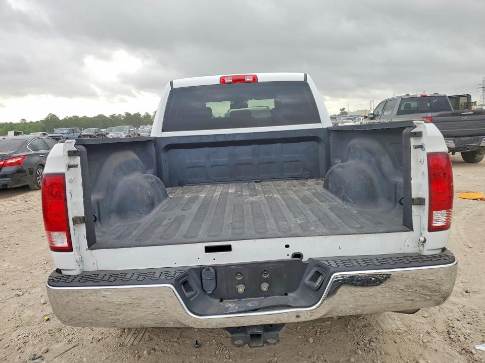 48137886 :رقم المزاد ، 1C6RR6FGXKS608966 vin ، 2019 Ram 1500 Classic مزاد بيع