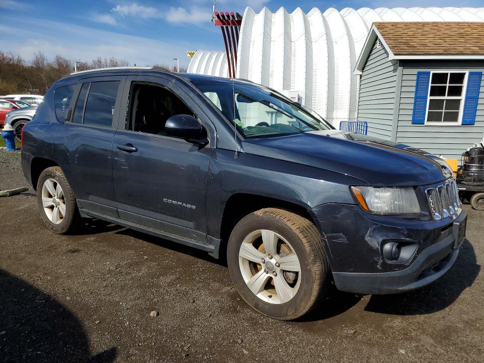 49681766 :رقم المزاد ، 1C4NJDEB5FD207456 vin ، 2015 Jeep Compass مزاد بيع