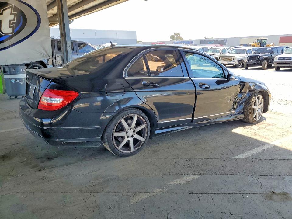 52038326 :رقم المزاد ، WDDGF4HB4EG245060 vin ، 2014 Mercedes-benz C مزاد بيع