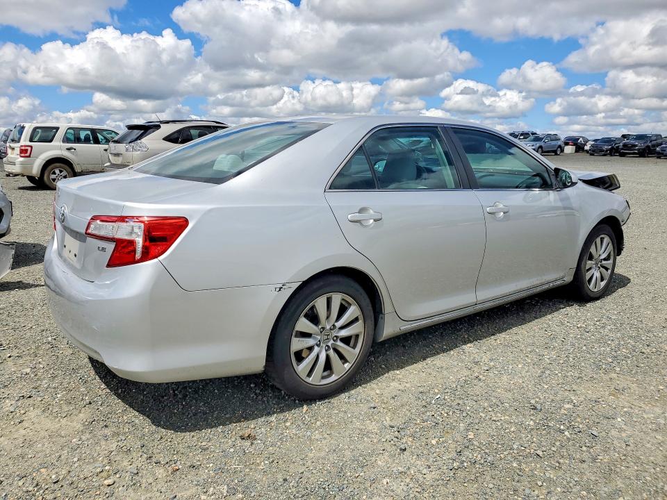 49767686 :رقم المزاد ، 4T1BF1FK7EU357094 vin ، 2014 Toyota Camry مزاد بيع