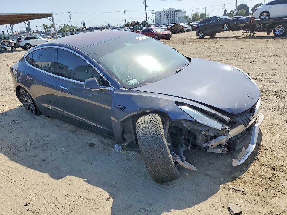 Продажа на аукционе авто 2018 Tesla Model 3, vin: 5YJ3E1EA1JF167489, номер лота: 52072576