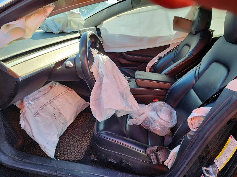 49979616 :رقم المزاد ، 5YJ3E1EA6JF042052 vin ، 2018 Tesla Model 3 مزاد بيع