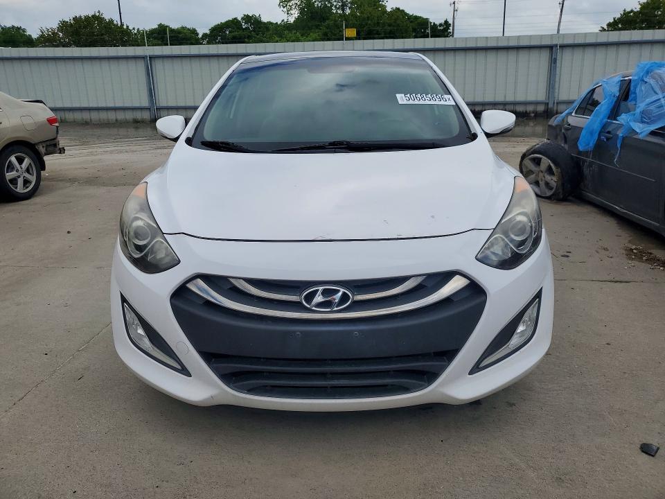 2013 Hyundai Elantra Gt მანქანა იყიდება აუქციონზე, vin: KMHD35LE4DU121329, აუქციონის ნომერი: 50685896