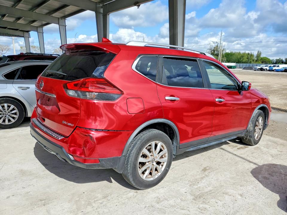 48521126 :رقم المزاد ، JN8AT2MV3HW284427 vin ، 2017 Nissan Rogue مزاد بيع