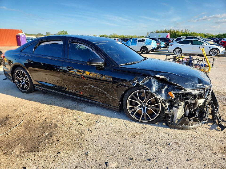 50018116 :رقم المزاد ، WAU8EAF8XLN004052 vin ، 2020 Audi A8 مزاد بيع