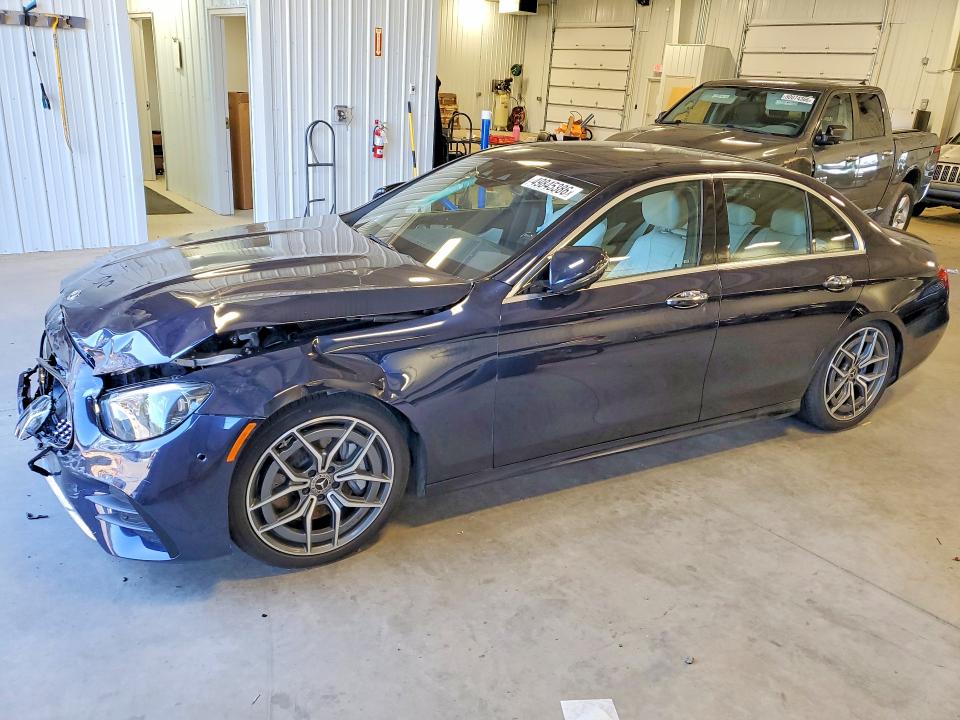 49845386 :رقم المزاد ، W1KZF8EB4NB028366 vin ، 2022 Mercedes-benz E مزاد بيع
