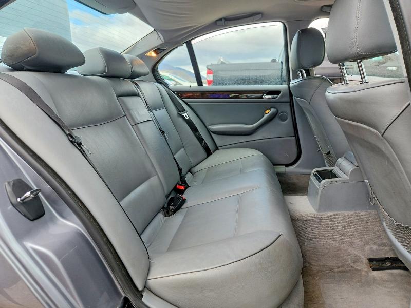51173456 :رقم المزاد ، WBAAZ33474KP84811 vin ، 2004 Bmw 325 مزاد بيع