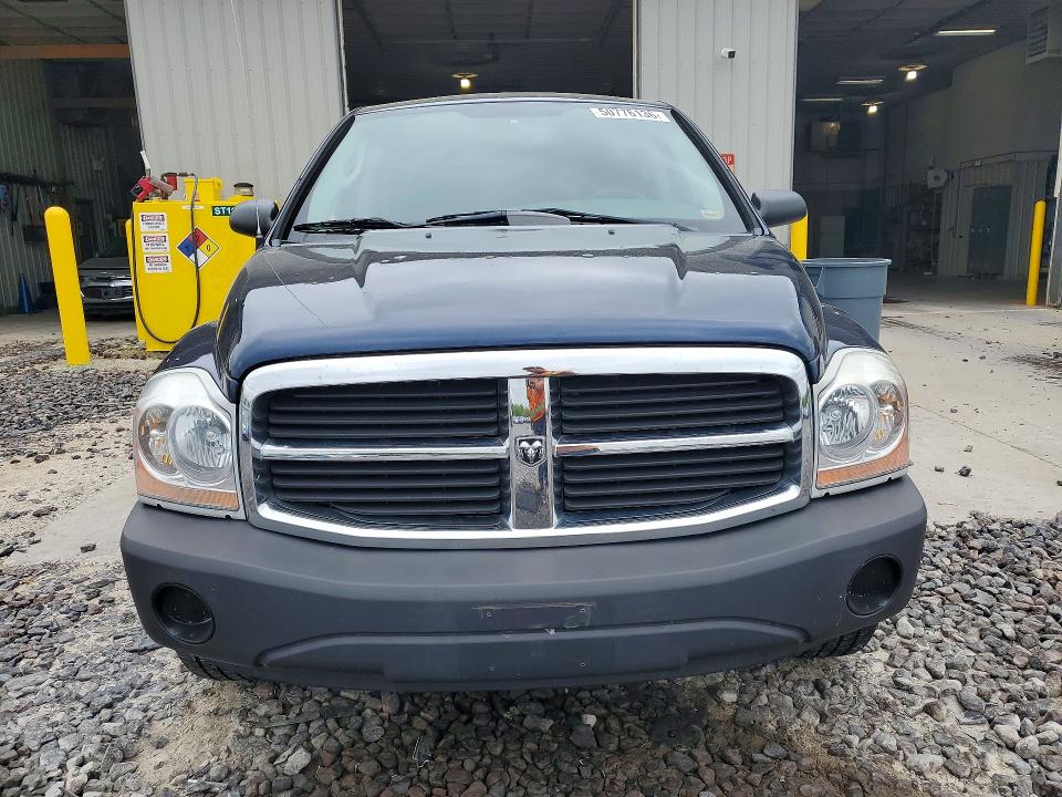 50776136 :رقم المزاد ، 1D4HB38N75F562404 vin ، 2005 Dodge Durango مزاد بيع