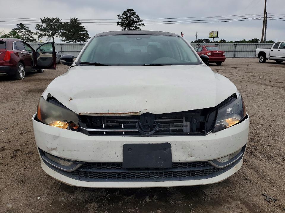2015 Volkswagen Passat მანქანა იყიდება აუქციონზე, vin: 1VWBT7A35FC006494, აუქციონის ნომერი: 48487706