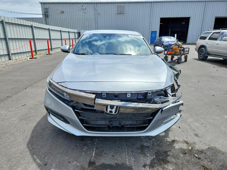 49486016 :رقم المزاد ، 1HGCV1F35JA025303 vin ، 2018 Honda Accord مزاد بيع