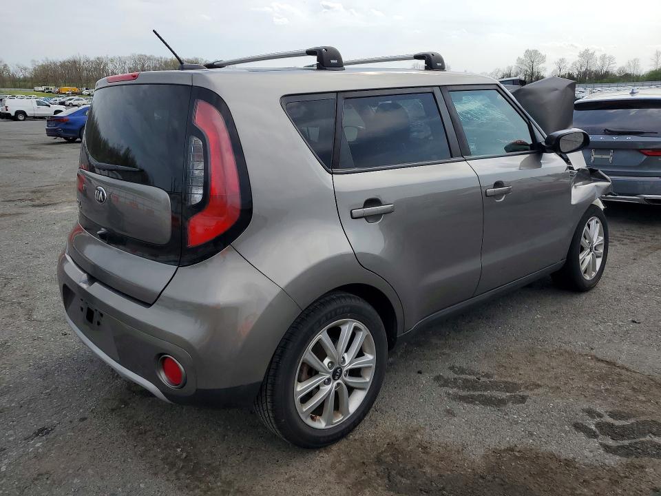 49900546 :رقم المزاد ، KNDJP3A58J7505806 vin ، 2018 Kia Soul مزاد بيع