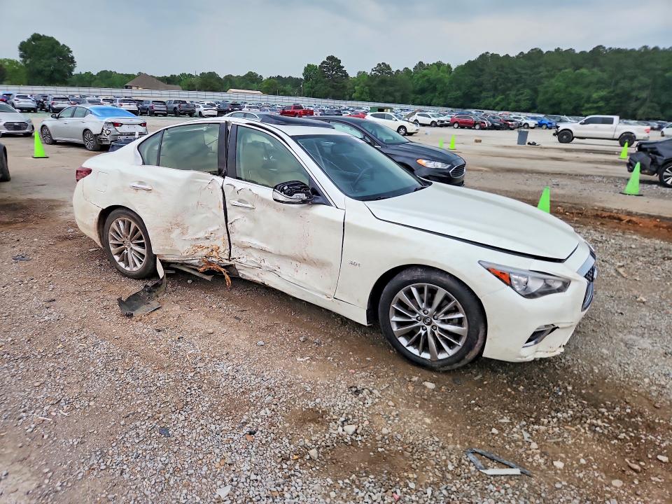 51213276 :رقم المزاد ، JN1EV7AP1JM351895 vin ، 2018 Infiniti Q50 مزاد بيع