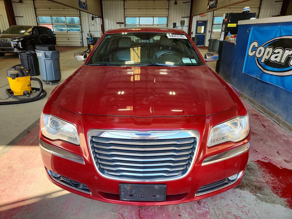 49043746 :رقم المزاد ، 2C3CK6CT8BH530297 vin ، 2011 Chrysler 300c مزاد بيع