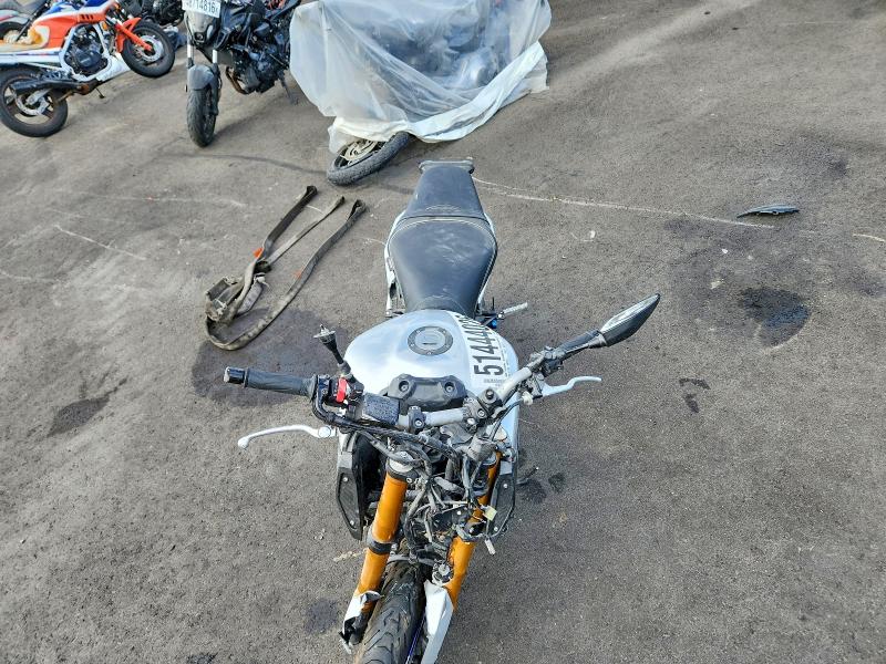 51444026 :رقم المزاد ، JYARN33E5FA006411 vin ، 2015 Yama Fz09 مزاد بيع