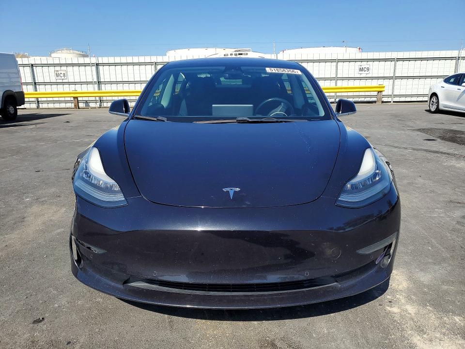 51858356 :رقم المزاد ، 5YJ3E1EA7JF057742 vin ، 2018 Tesla Model 3 مزاد بيع