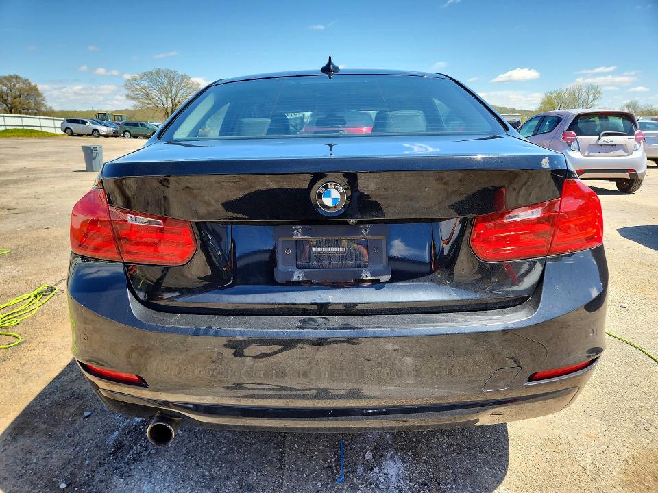 51423076 :رقم المزاد ، WBA3C3G52FNT52416 vin ، 2015 Bmw 320 مزاد بيع