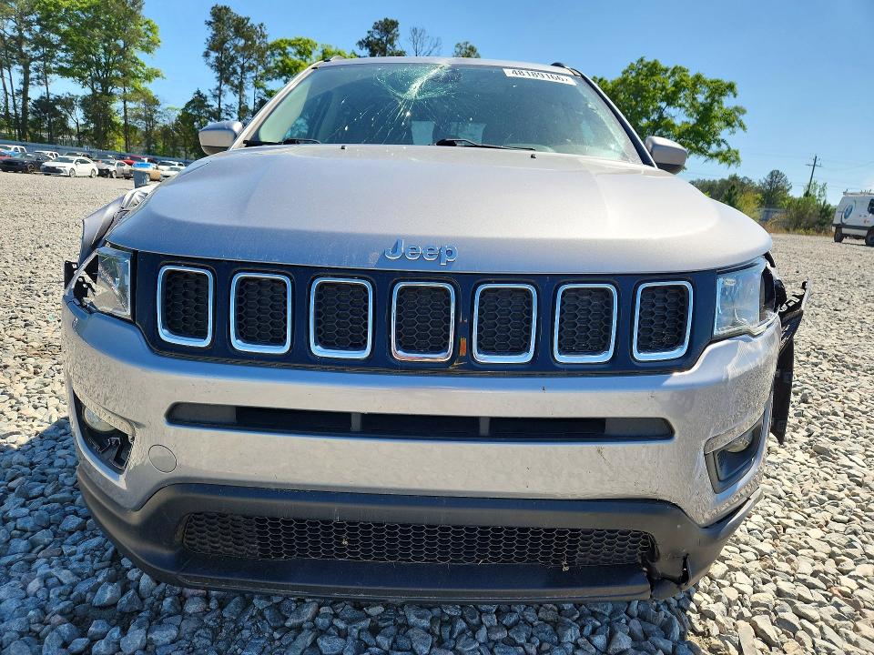 48189166 :رقم المزاد ، 3C4NJCBB8JT105716 vin ، 2018 Jeep Compass مزاد بيع