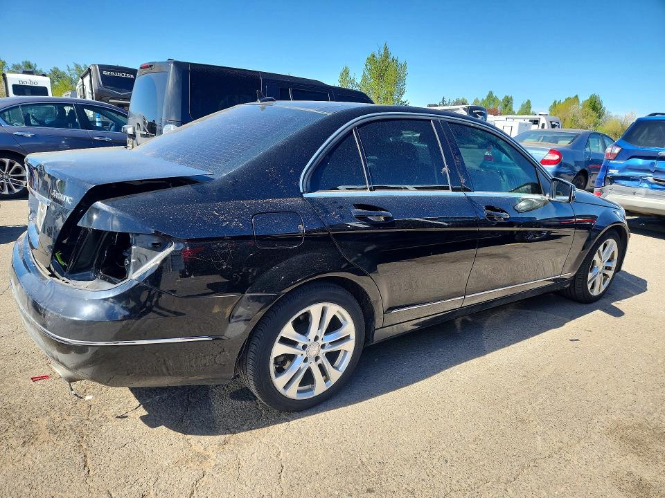 Продаж на аукціоні авто 2013 Mercedes-benz C, vin: WDDGF8AB0DR257095, номер лоту: 48521916