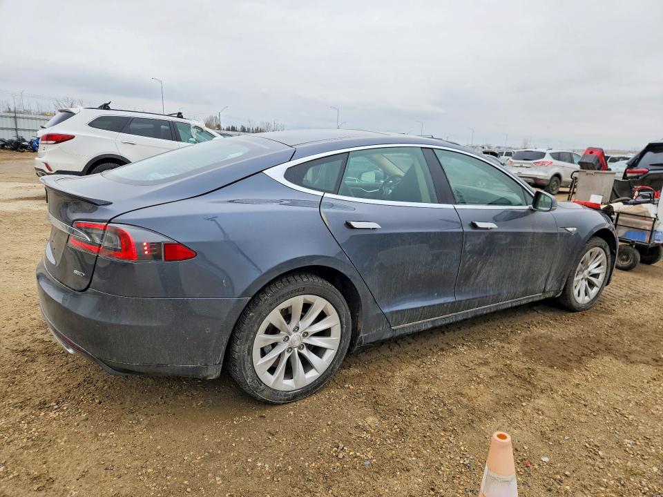 Продажа на аукционе авто 2015 Tesla Model S, vin: 5YJSA1H23FFP75632, номер лота: 48191926