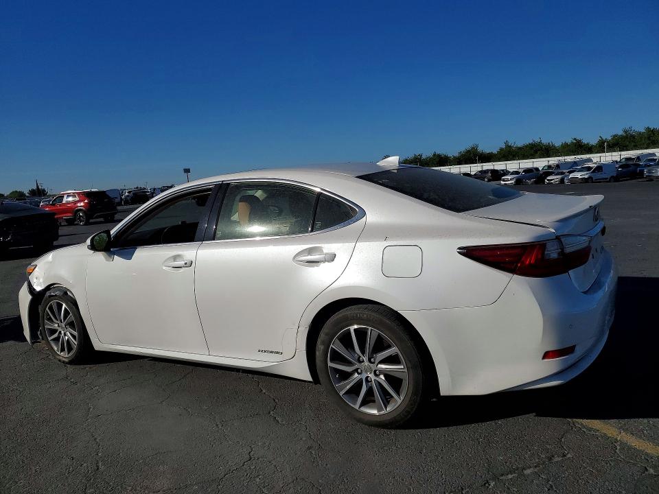 48640896 :رقم المزاد ، JTHBW1GG4G2113334 vin ، 2016 Lexus Es 300h مزاد بيع